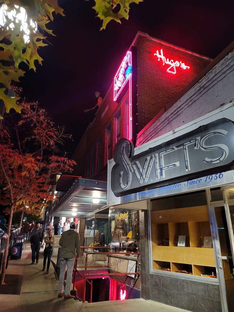 Hugo's, Fayetteville