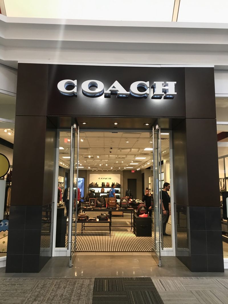 COACH Outlet COACH Outlet