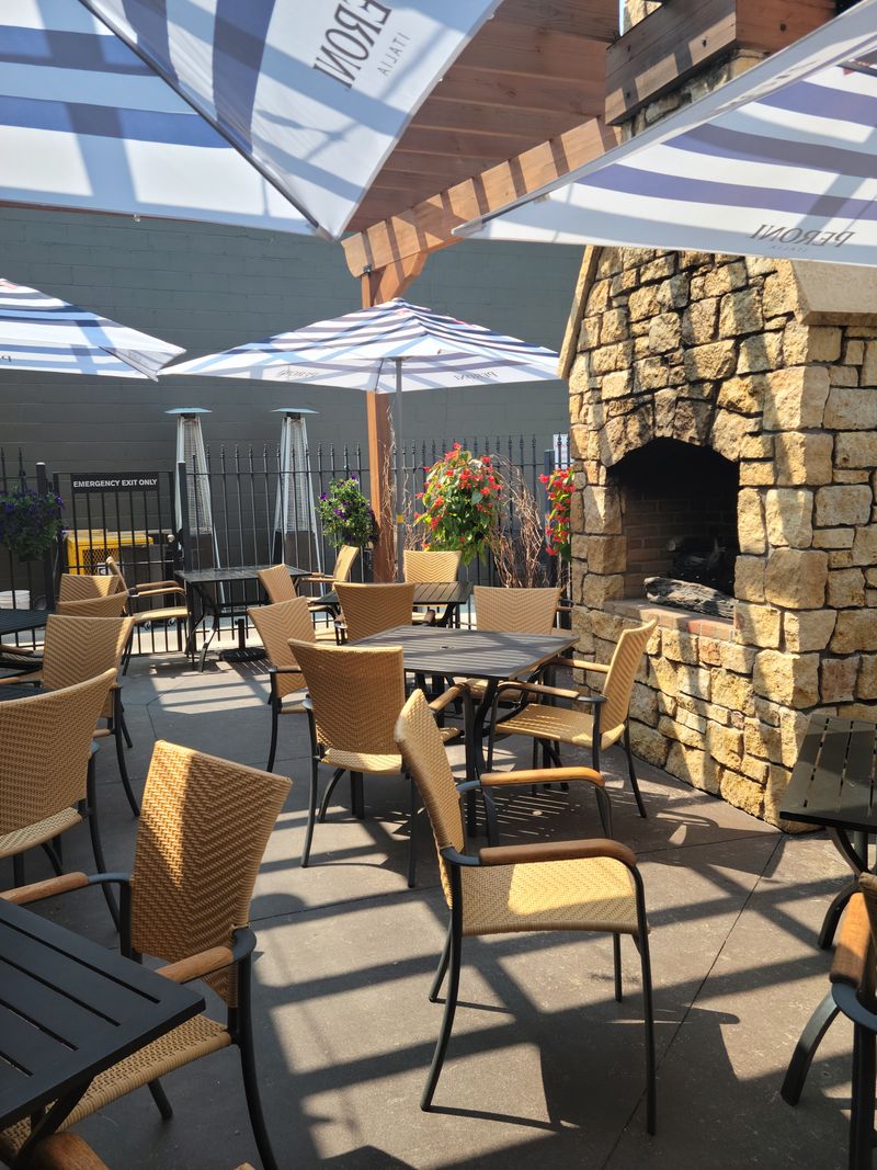 The Lake Room, Navarre