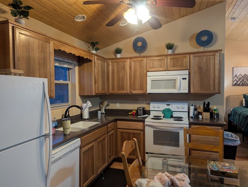 Cabin Accommodations With Rustic Charm 
