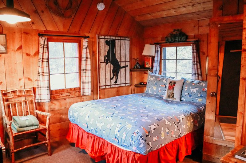 Cabin Lodging That Comes With Wood Stoves And Homemade Cookies Cabin Lodging That Comes With Wood Stoves And Homemade Cookies