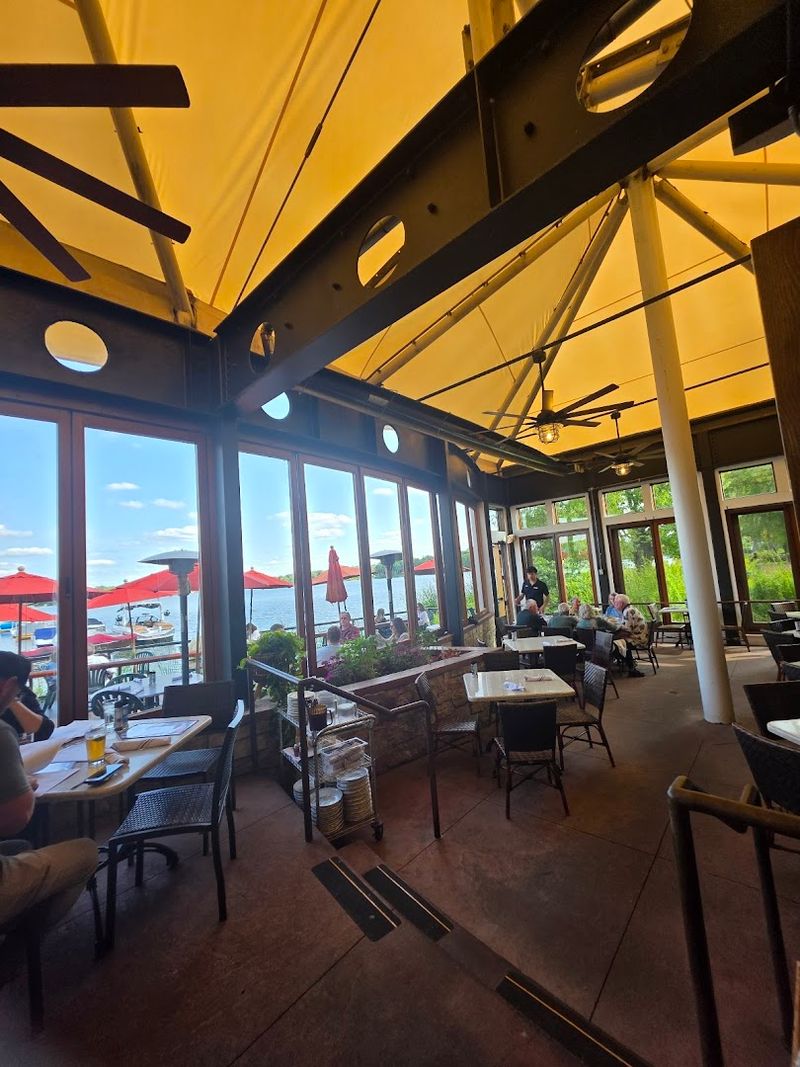 Rose’s on Reeds Lake, East Grand Rapids