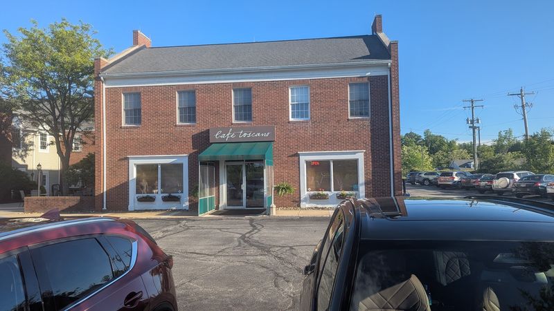Cafe Toscano, Aurora