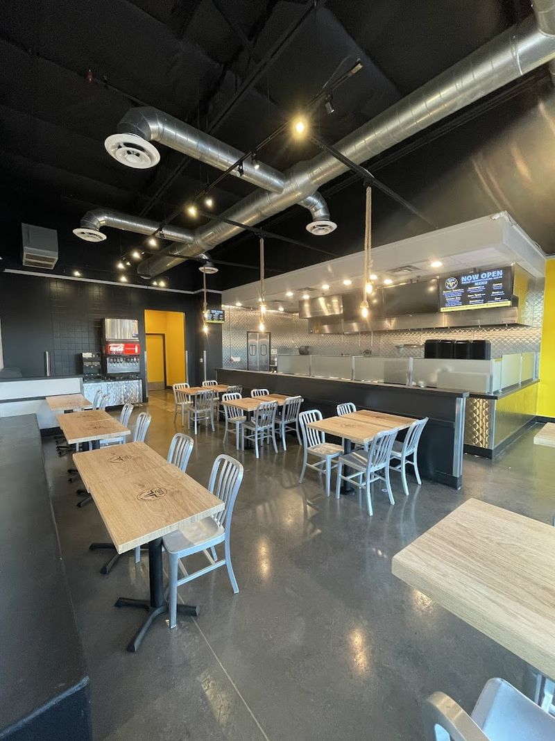 Leo's Tacos And Burritos