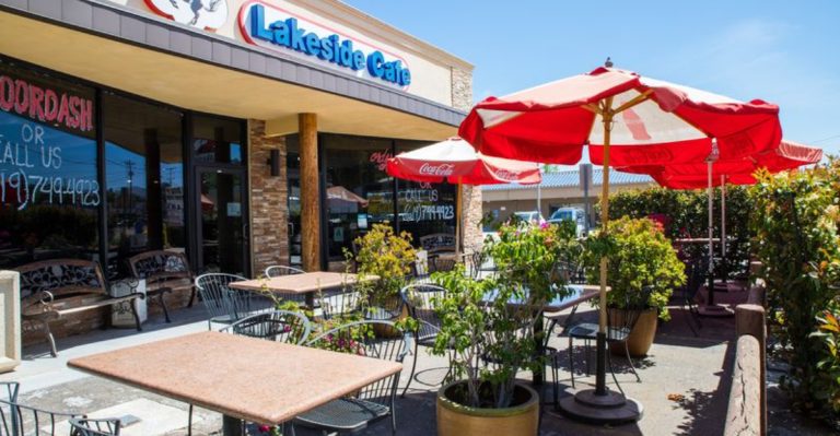 California Diner By The Lake Serves Fried Fish That Steals The Show