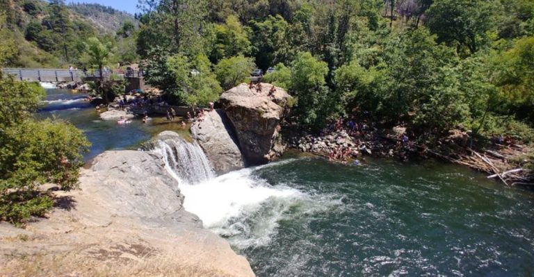 California Has A Crystal-Clear Swimming Hole That’s Perfect For Hot Summer Days