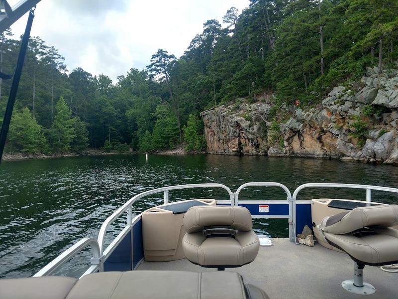 Boat Access Coves Offering Secluded Day Retreats