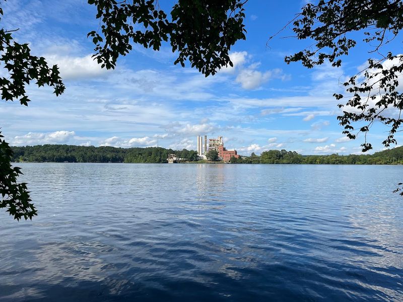 Lakeside Campsites With Peaceful Sunrise Views