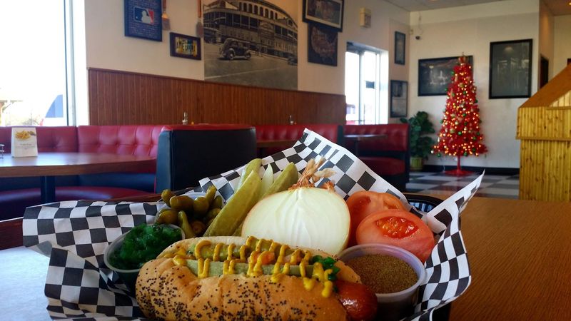 Cal's Chicago Style Eatery