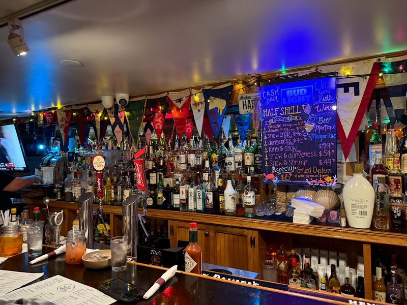 Half Shell - 676 W Diversey Pkwy