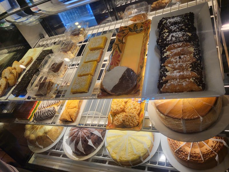 Cannoli And Desserts That End Meals On A High Note