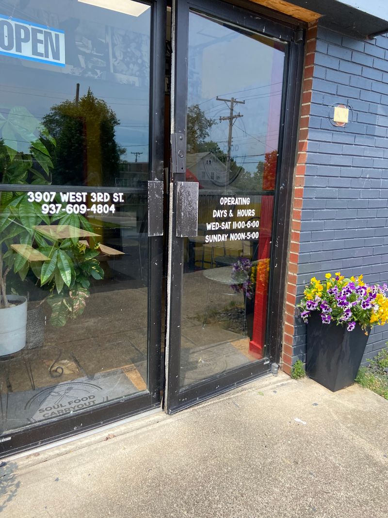 Classic Soul Food Carryout – Dayton, OH