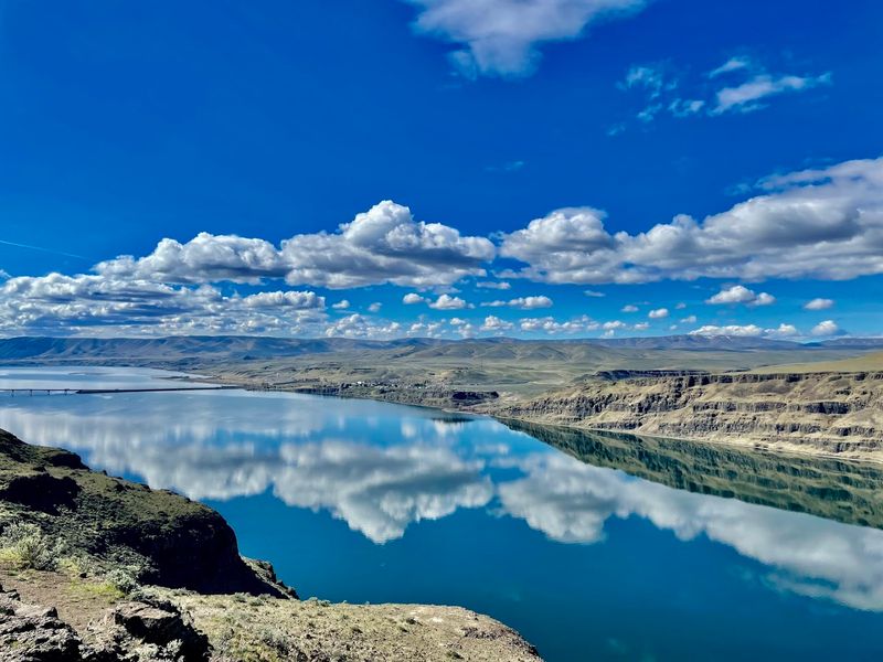 The Columbia River Setting And Its Scenic Pull