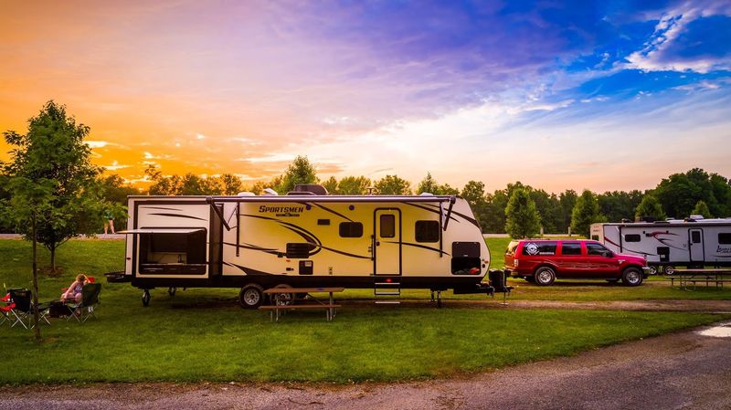 Camping on Rolling Hills With Full Hookups Camping on Rolling Hills With Full Hookups