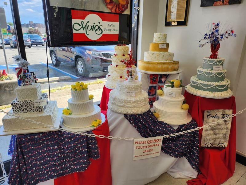 Wedding Cakes That Recreate Decades-Old Memories