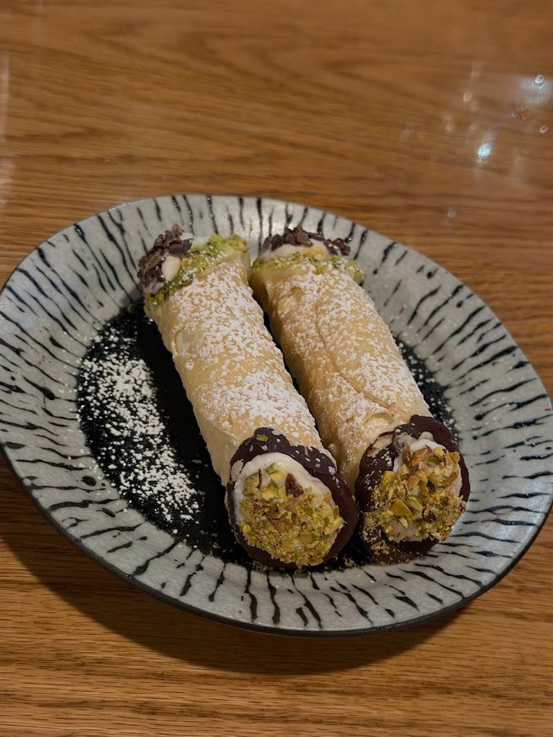 Cannoli That Close The Meal 
