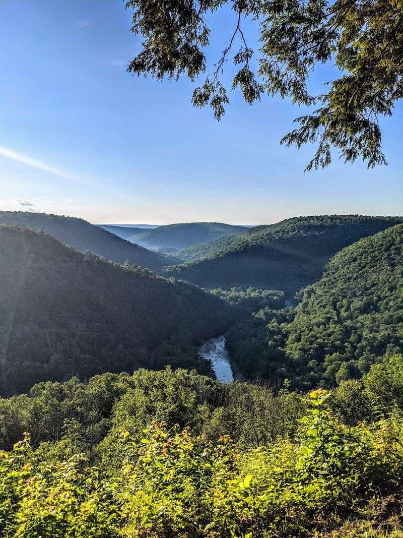 Canyon Vista Trail, Worlds End State Park Canyon Vista Trail, Worlds End State Park