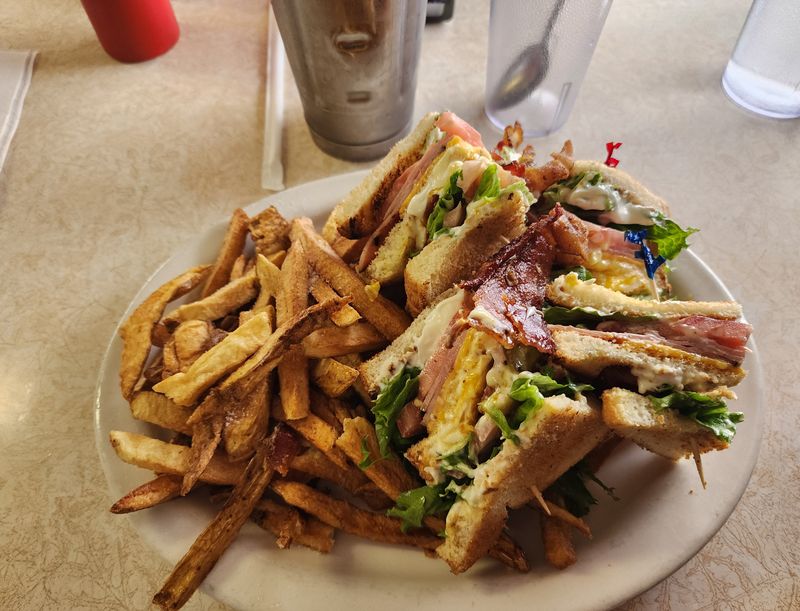 Schmucker's Restaurant – Toledo