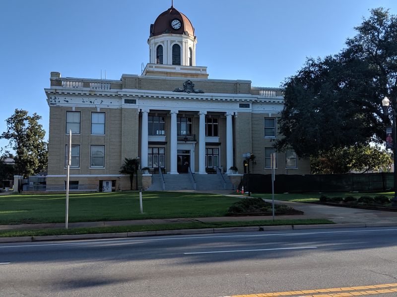Capital City Paychecks, Small-Town Rent