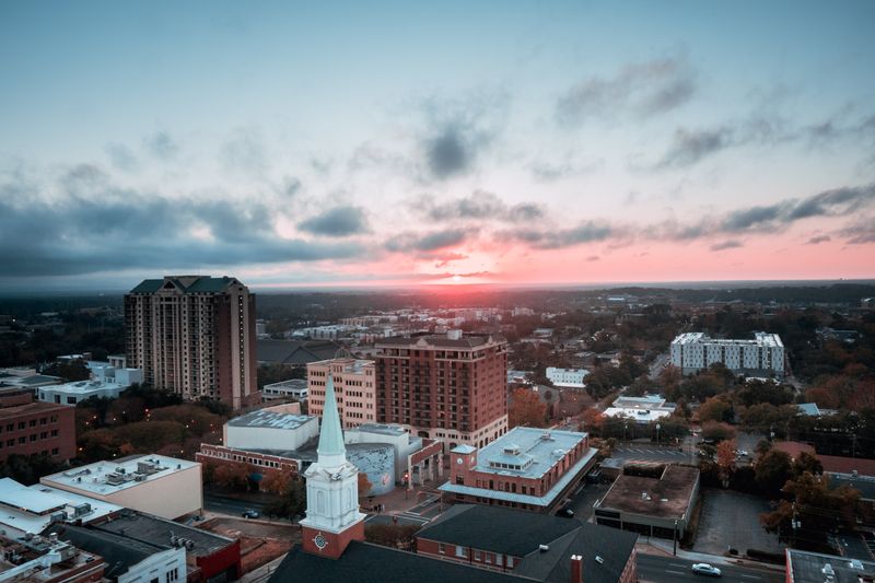 Downtown On The Hills: First Impressions That Stick