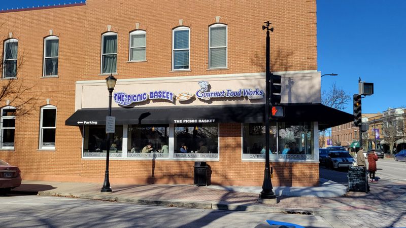 The Picnic Basket — Libertyville, Illinois