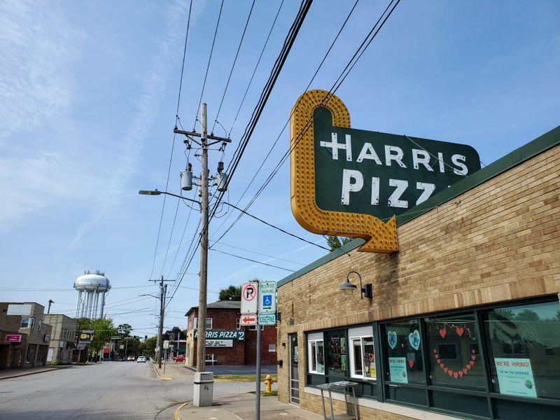 Harris Pizza — Rock Island