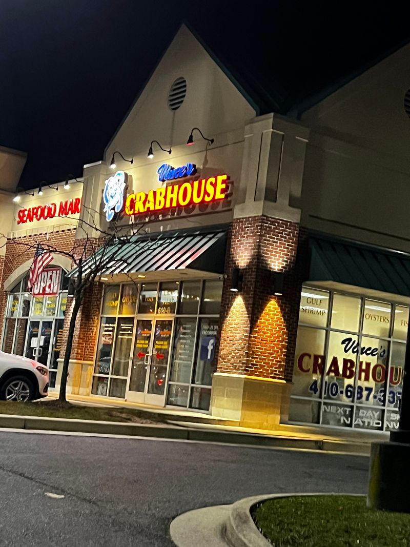 Vince's Crab House, Middle River