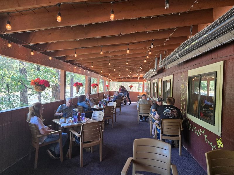 Small-Town Hospitality That Feels Genuinely Warm