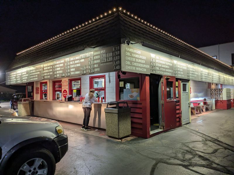 Late-Night Hours Advantage