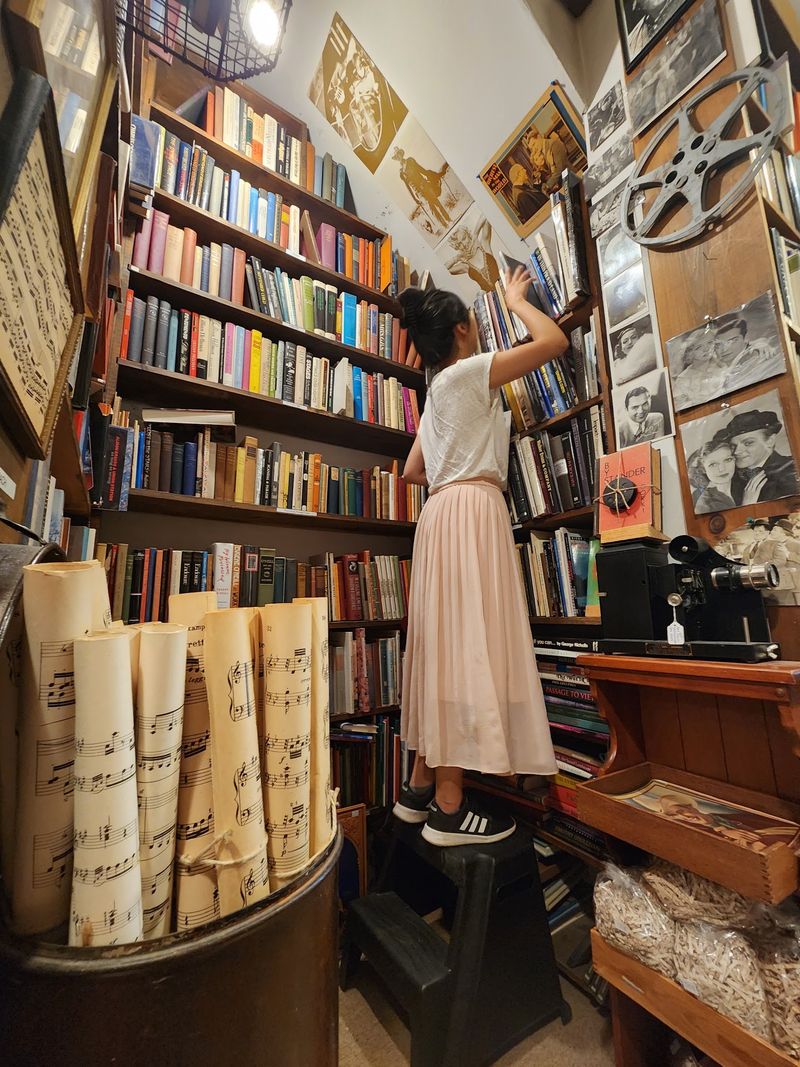 Carlson & Turner Antiquarian, Portland Carlson & Turner Antiquarian, Portland