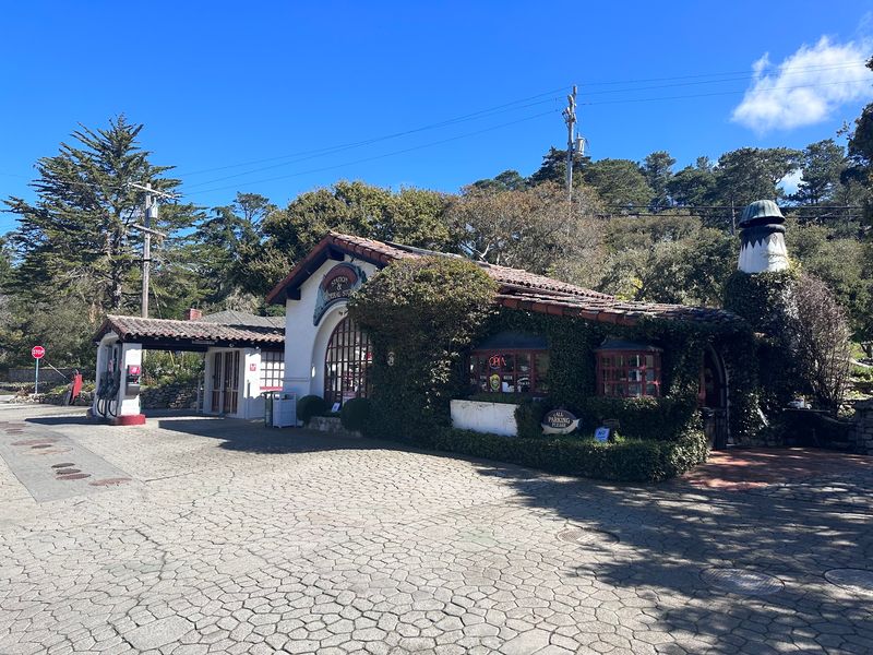 Carmel Highlands General Store 