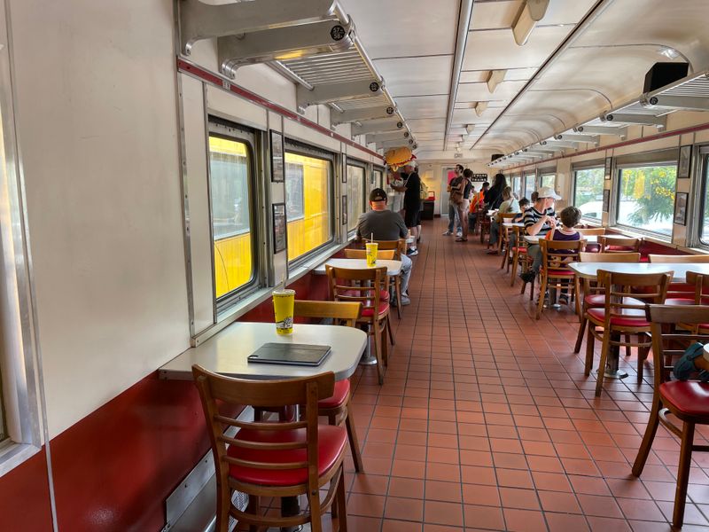 Carney's Restaurant – Studio City