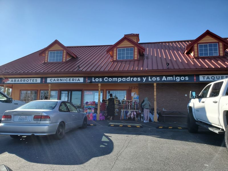 Carnicería Los Compadres / Los Amigos Carnicería Los Compadres / Los Amigos