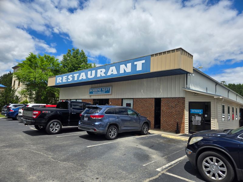 Robbins Nest Restaurant