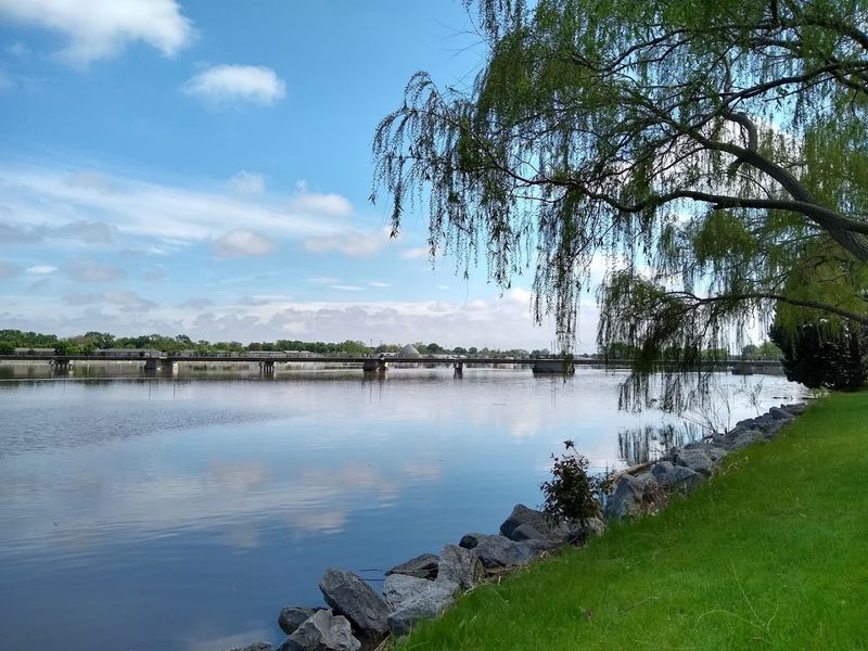 Seasons On The Bay, Quiet Spectacle