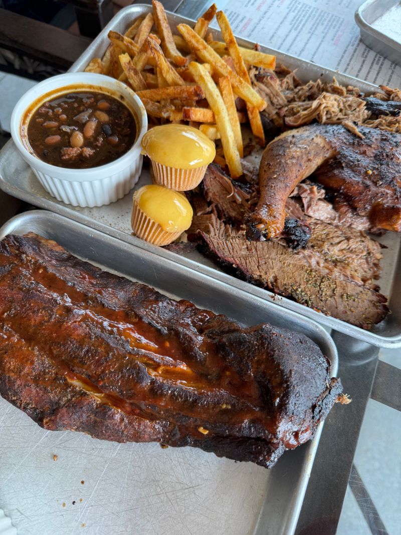 Rosie & IrL's Smokehouse Saloon – Findlay