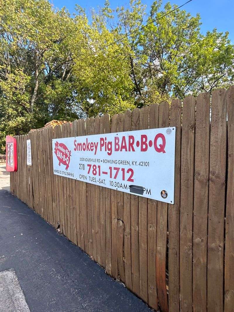 Smokey Pig Bar B Que