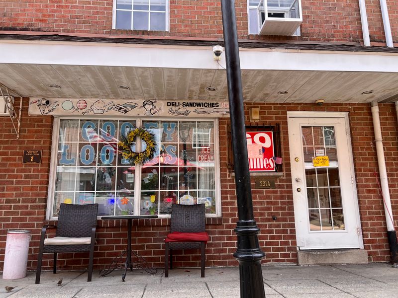 Hidden Location Inside Pennsport Plaza