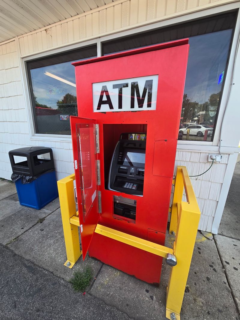 Cash Only and the Famous Lines