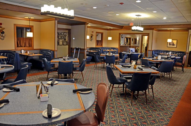 Castelli's Restaurant at 255 (Alton)