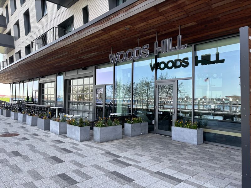 Reservation Strategy for Landing a Table