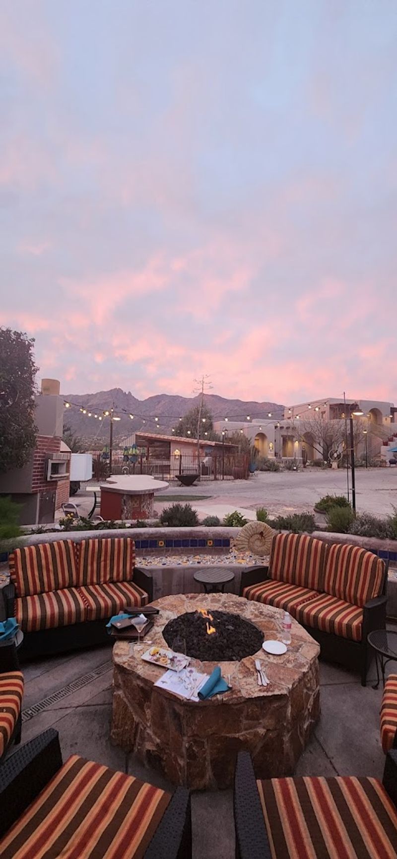 Firepit Seating That Turns Evenings Into Memories