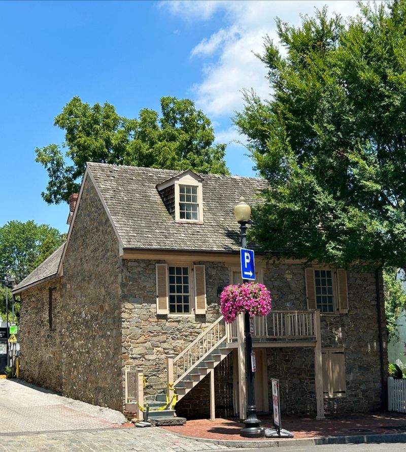 Wander Historic Streets In Georgetown