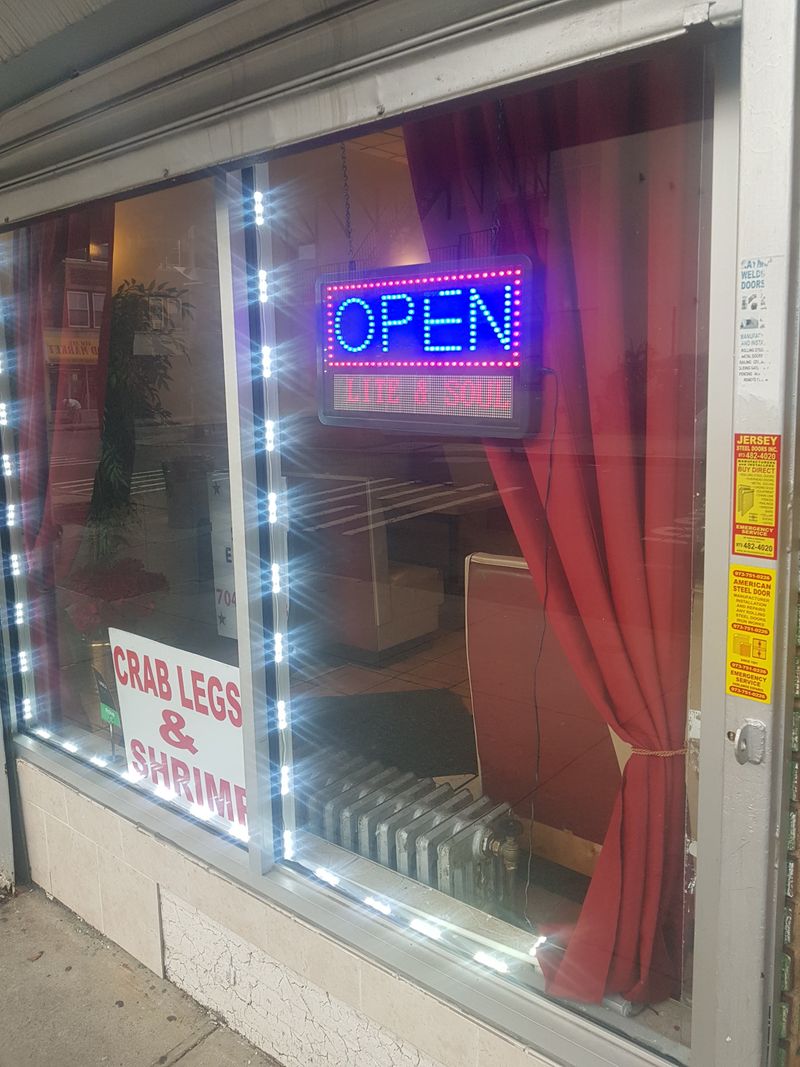 Insider Tips and Hours