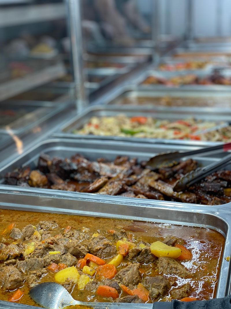 Catering That Feeds A Whole Family Reunion Catering That Feeds A Whole Family Reunion