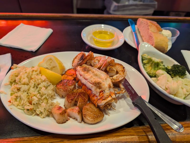 Waterfront Seafood Market – West Des Moines