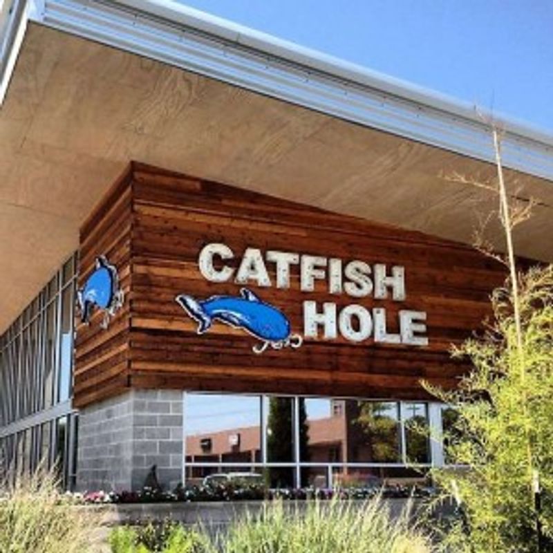 Catfish Hole, Alma