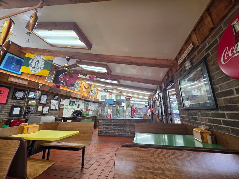 Feltner's Whatta-Burger, Russellville