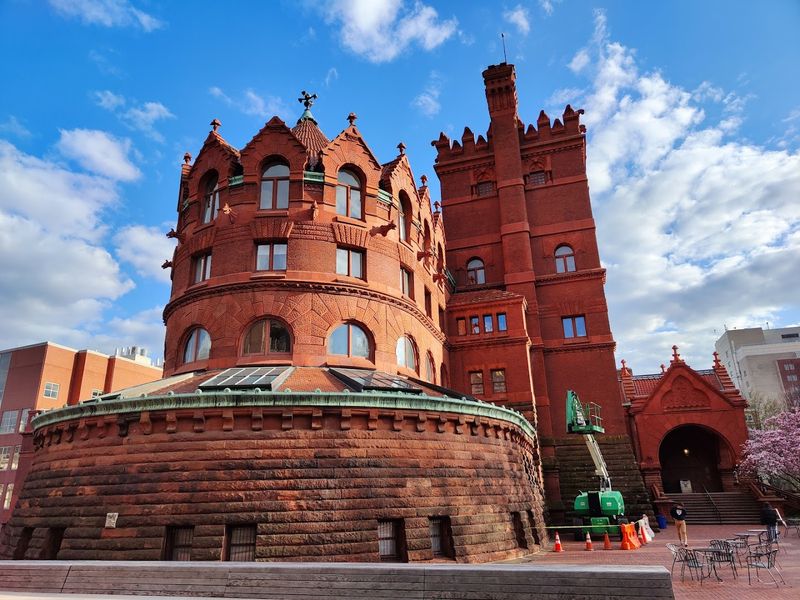 Fisher Fine Arts Library