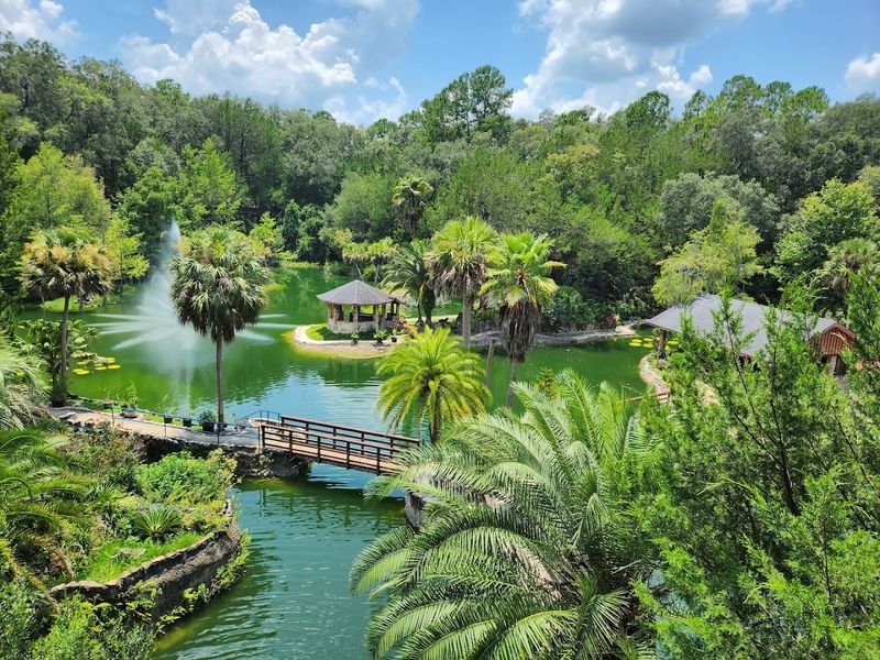 Cedar Lakes Woods and Gardens, Williston